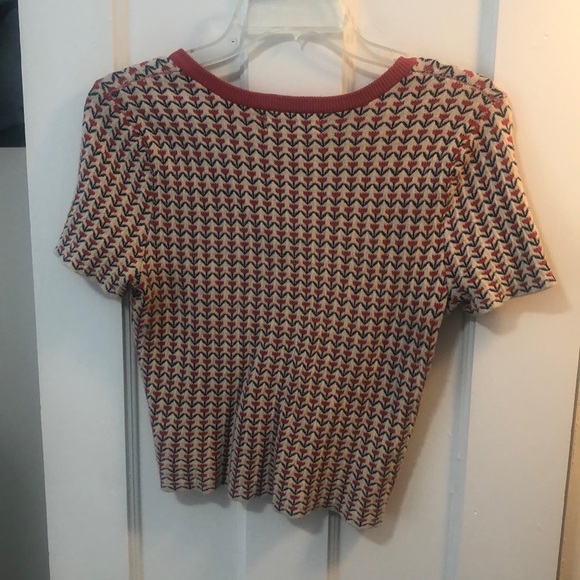 Patterned top - Picture 2 of 3